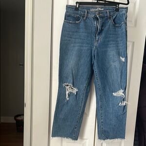 Universal Blue Ankle Cropped Jeans with Distressed Details